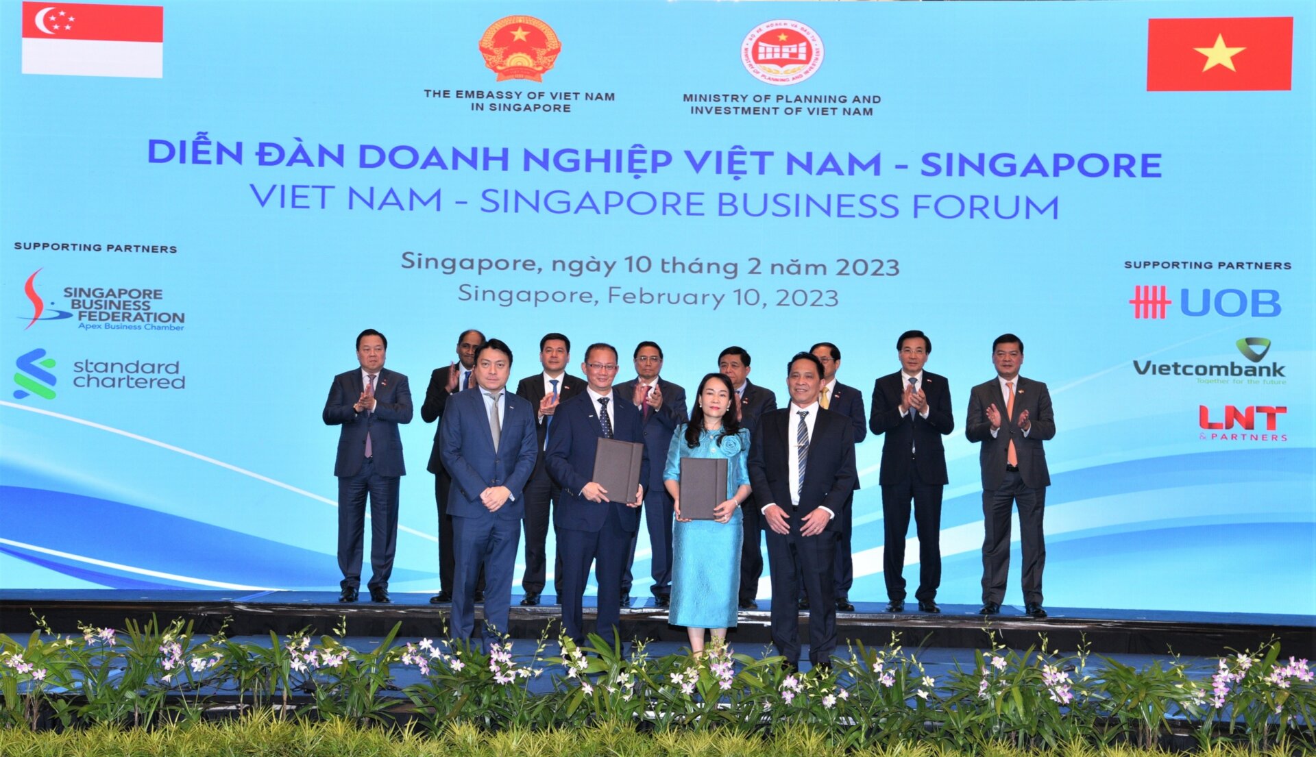 Sự kiện diễn ra trang trọng với sự chứng kiến của Thủ tướng Phạm Minh Chính và các quan chức Chính Phủ hai nước.